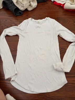 Wilfred White Ribbed Long-Sleeve Crewneck Top